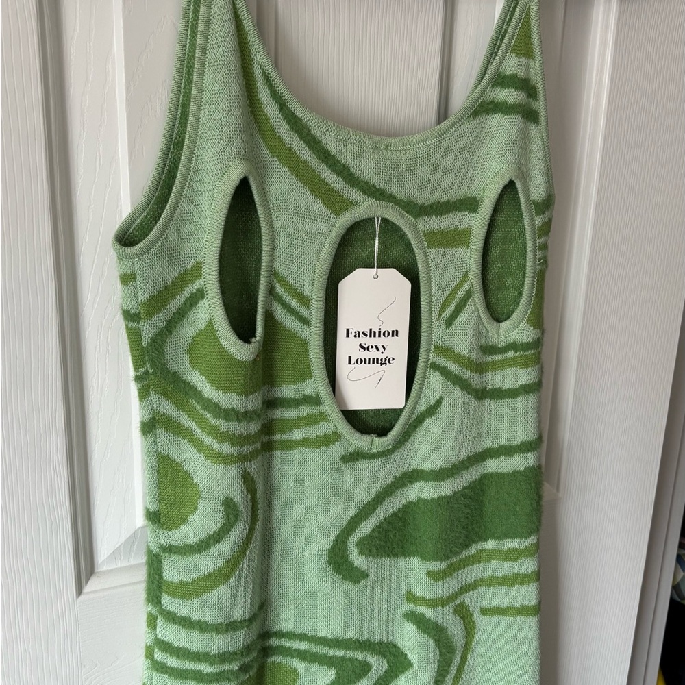 Green Patterned Sleeveless Dress - Picture 4 of 4
